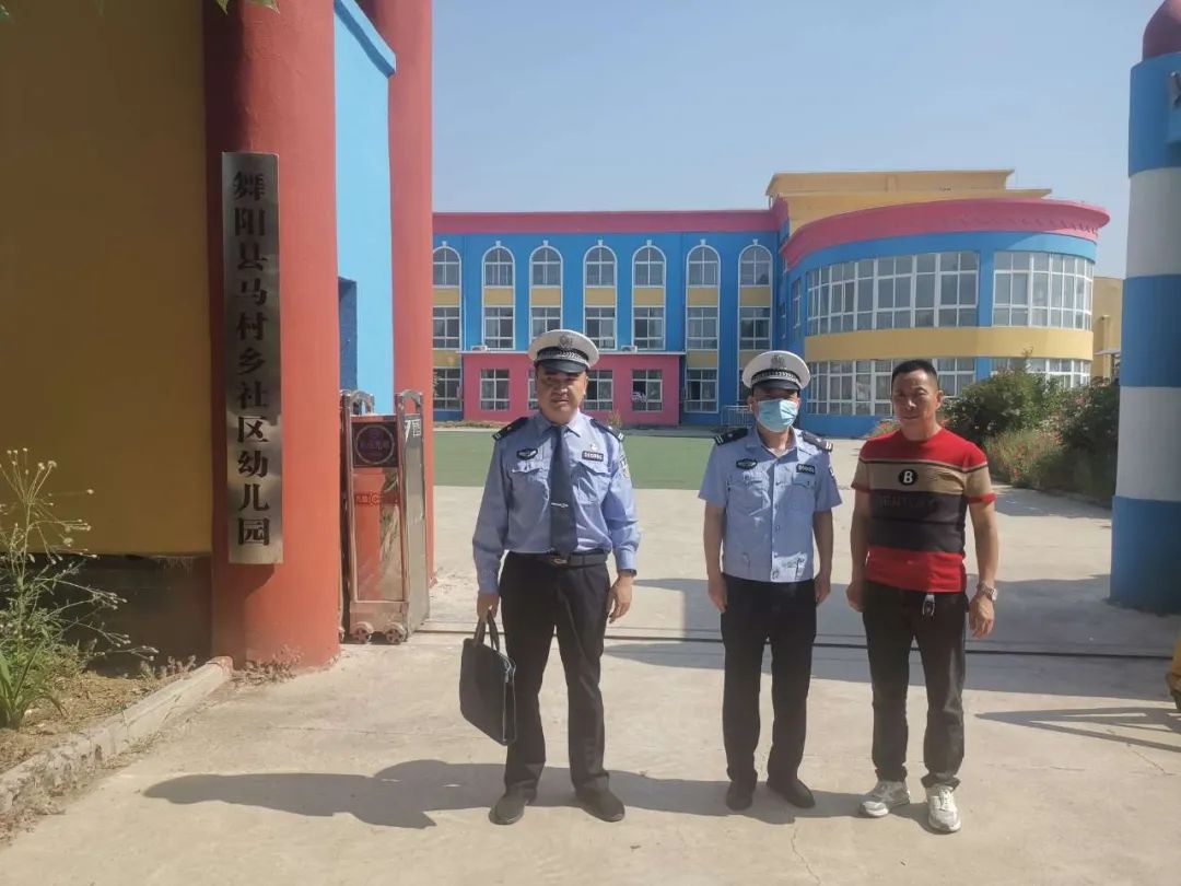 校車安全無小事！舞陽交警開展校車安全檢查，“問題”車輛立即整改