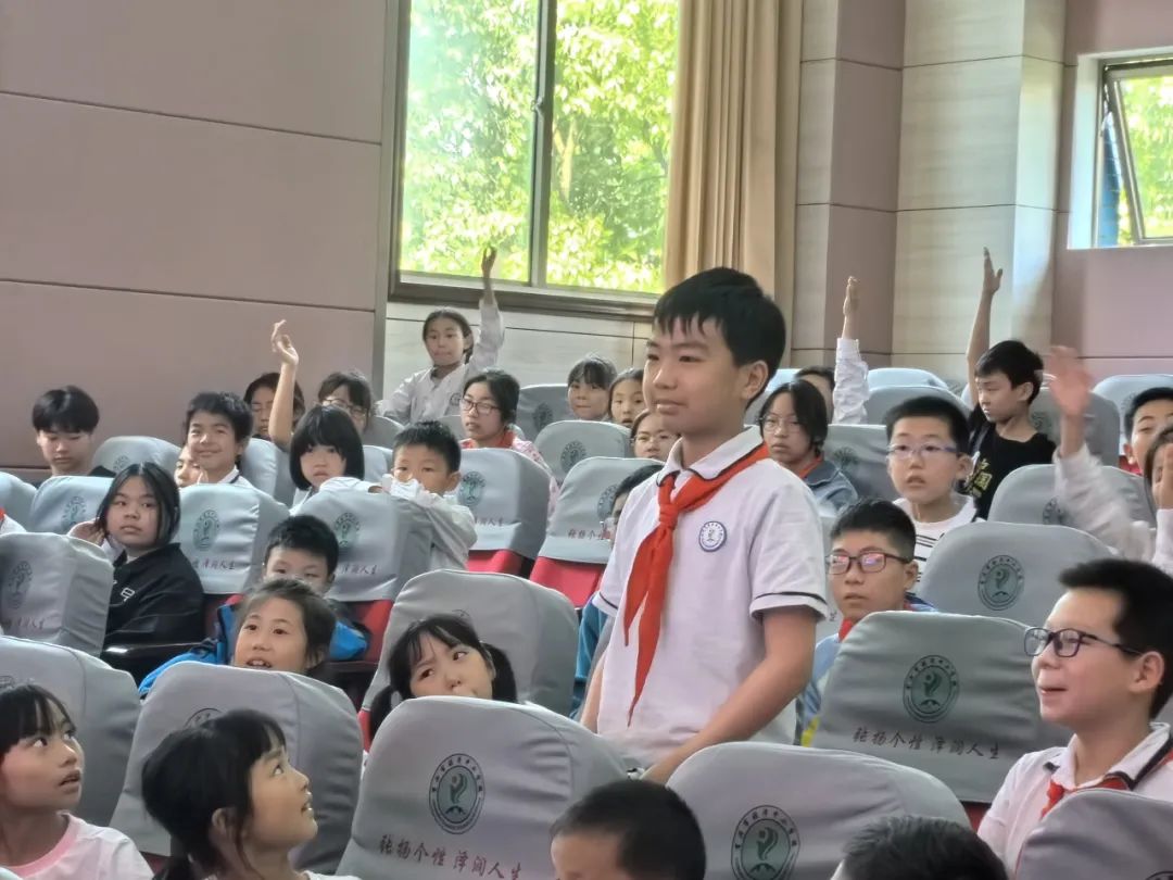 護(hù)航學(xué)生“出行路”——張澤中小學(xué)校開展校車應(yīng)急疏散演練