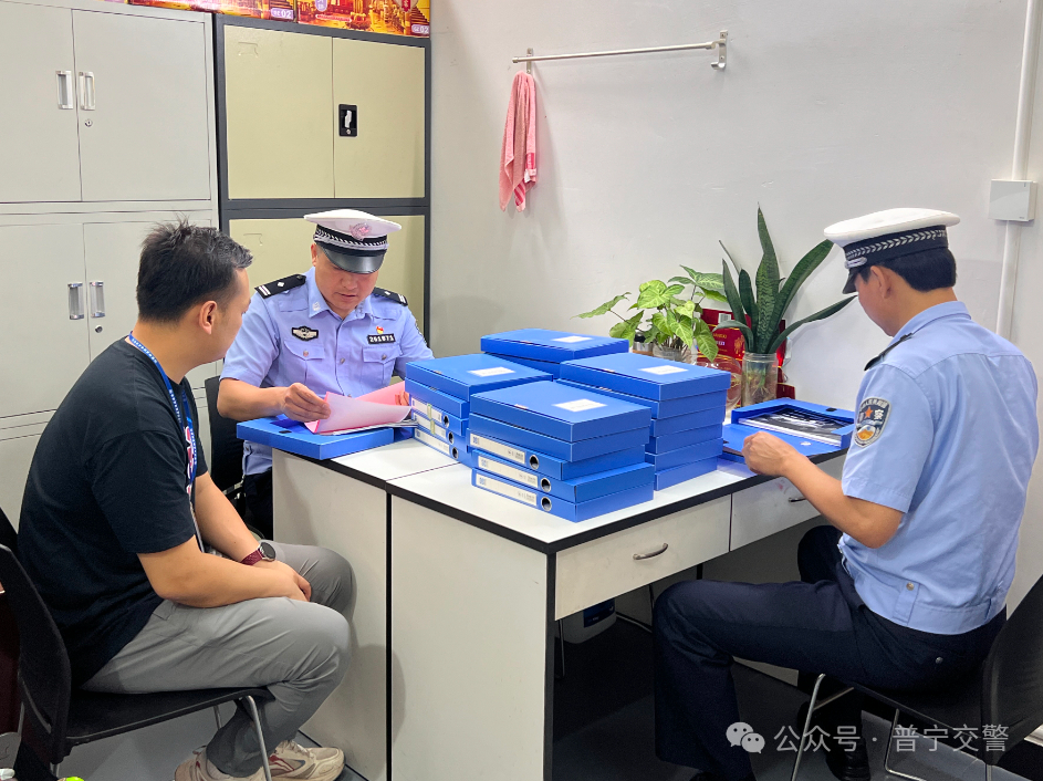 法潤(rùn)平安 文明相伴 | 為校車安全出行“加碼” 筑牢校車安全“堡壘”