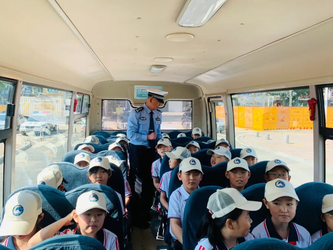 安全始于心 防患始于行|松原公安交警開展“知危險 會避險”校車交通事故應急演練 安全始于心 防患始于行|松原公安交警開展“知危險 會避險”校車交通事故應急演練
