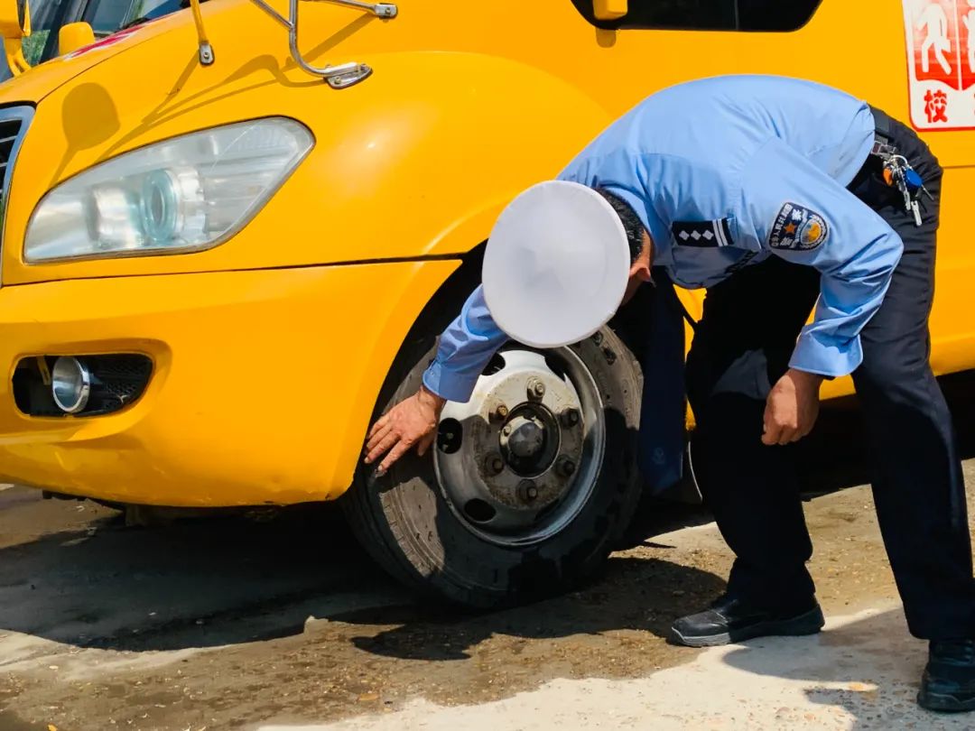 安全始于心 防患始于行|松原公安交警開展“知危險 會避險”校車交通事故應急演練 安全始于心 防患始于行|松原公安交警開展“知危險 會避險”校車交通事故應急演練