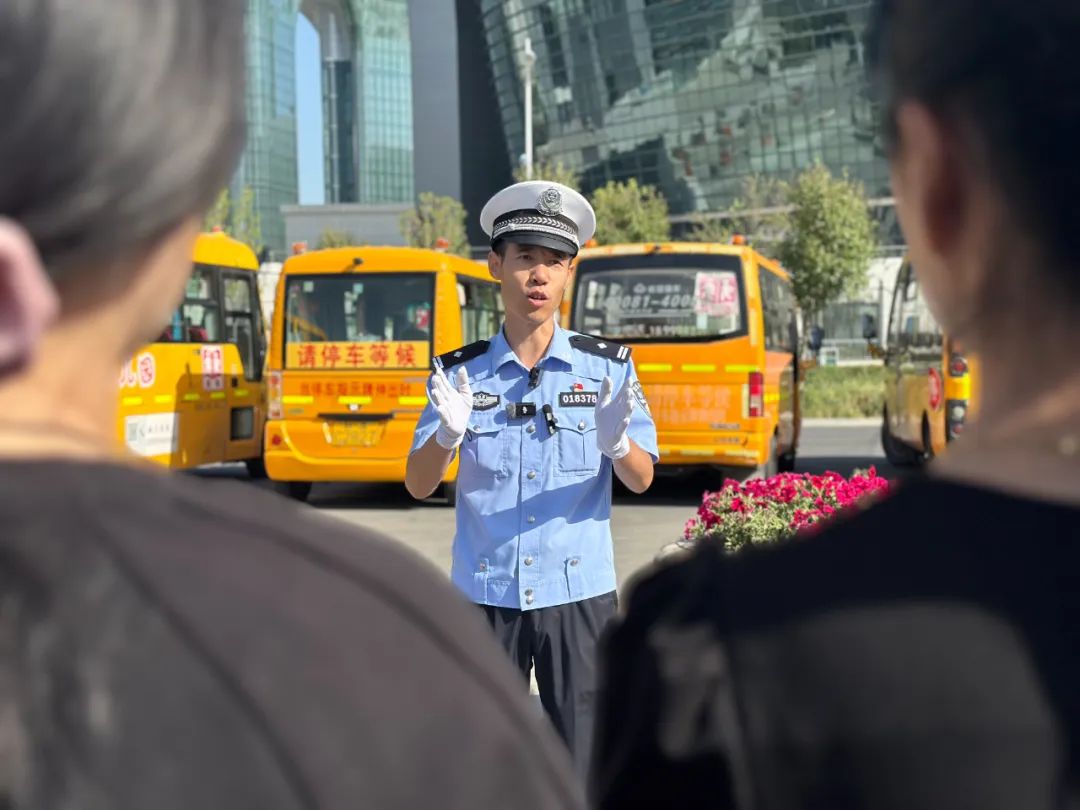 強(qiáng)化校車安全“大檢查”,擰緊校車出行“安全閥”|護(hù)航開學(xué)季 圖片