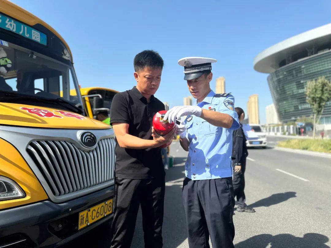 強(qiáng)化校車安全“大檢查”,擰緊校車出行“安全閥”|護(hù)航開學(xué)季 圖片