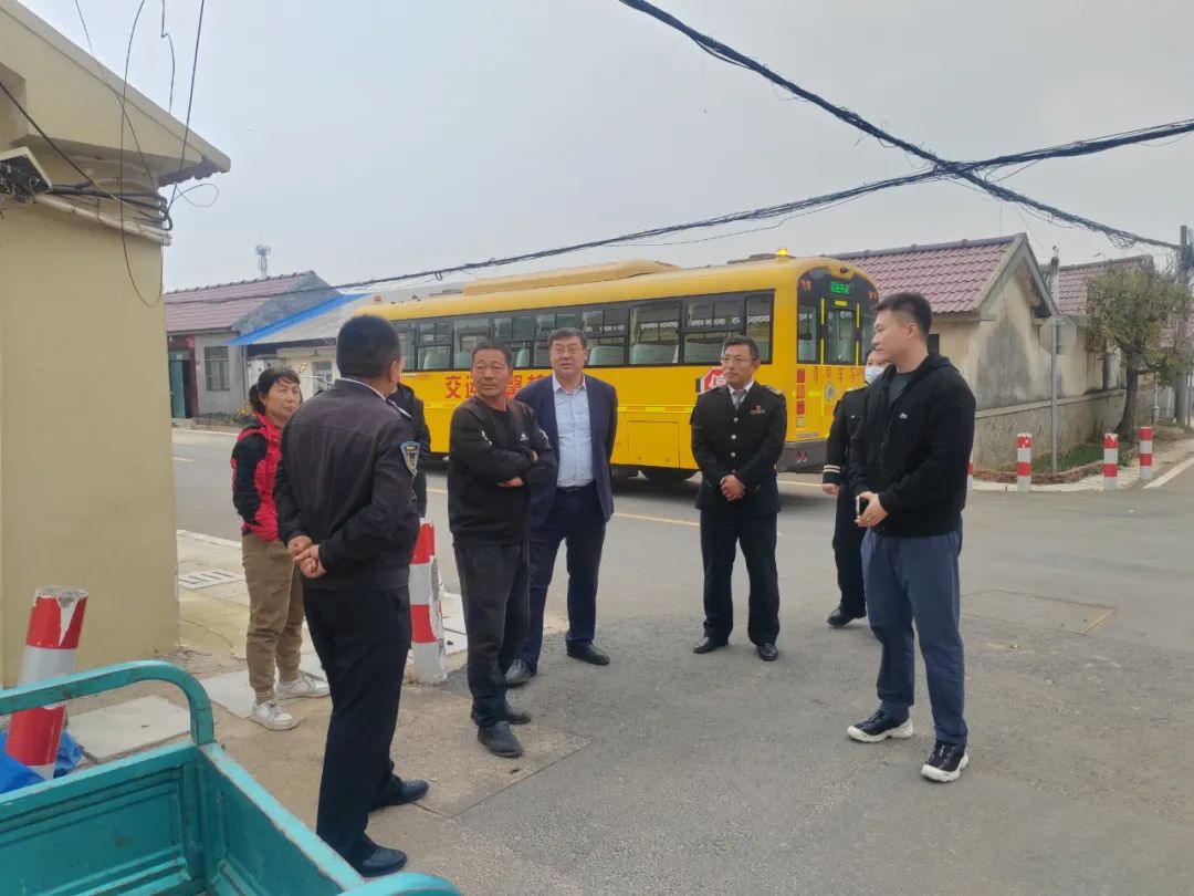 校車線路隱患排查,保護乘車學生平安 圖片