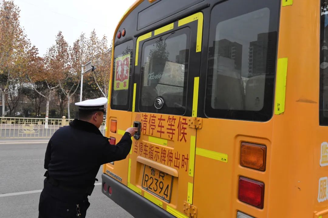 冬季行動:強化校車安全檢查 擰緊校車出行“安全閥” 圖片