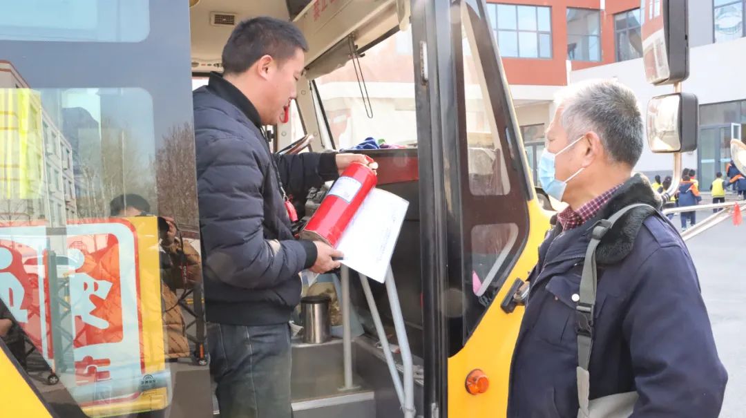 嚴把校車“安全關”，守護學生“平安路”