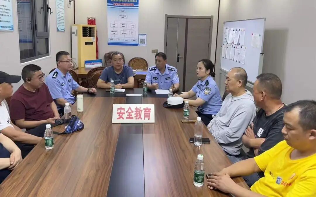 秋季開學(xué),你家孩子坐的校車被“查”了...... 秋季開學(xué),你家孩子坐的校車被“查”了......