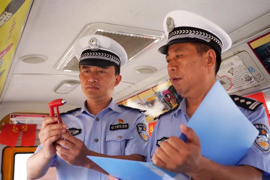 秋季開學(xué),你家孩子坐的校車被“查”了...... 秋季開學(xué),你家孩子坐的校車被“查”了......