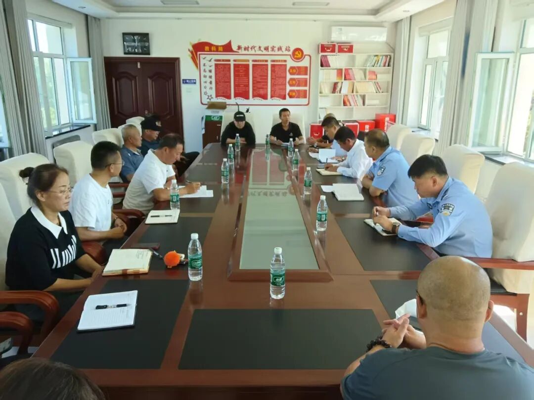 警惕“秋乏” 安全護航——長白山交管支隊聯合教育部門召開秋季校車交通安全座談會