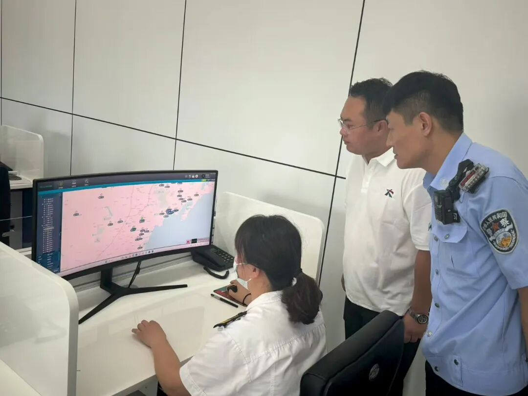 警企聯合,護航學子平安出行 警企聯合,護航學子平安出行