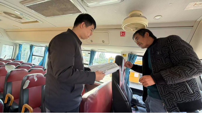 積玉口鎮:強化校車安全“大檢查” 擰緊校車出行“安全閥” image.png