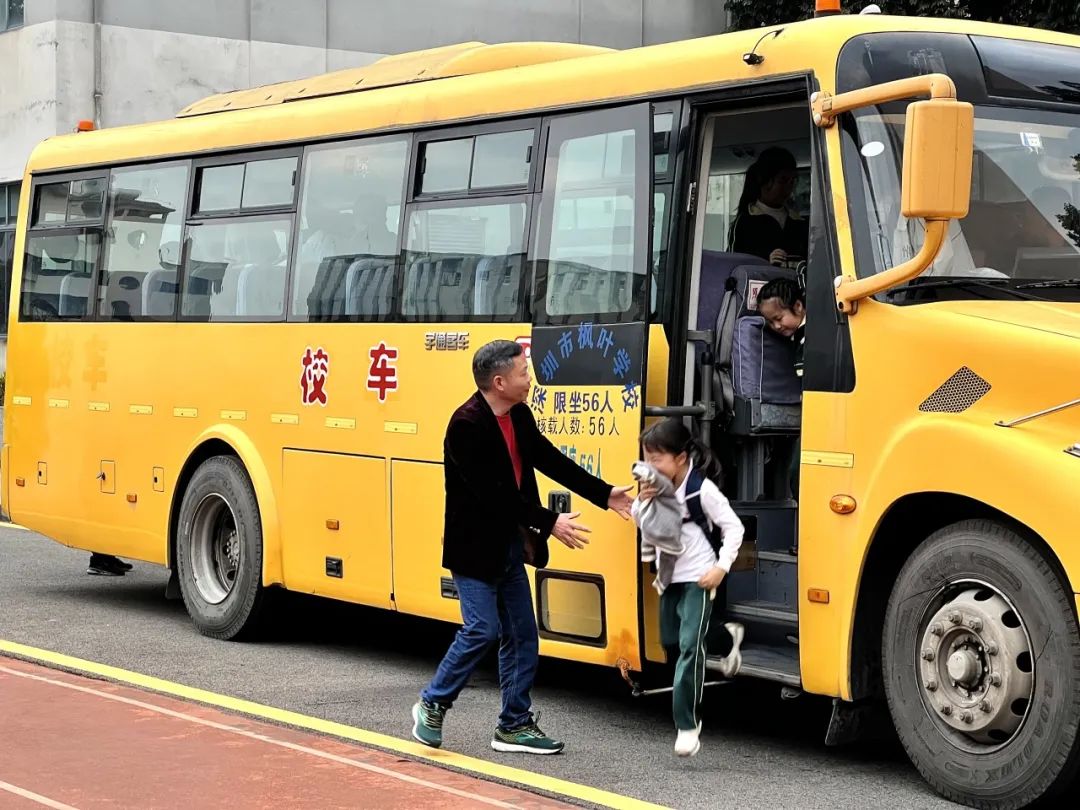 【應急演練】安全乘校車,平安伴我行 圖片