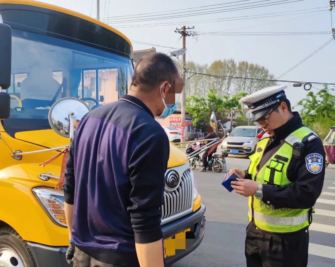 【春季行動】沁陽公安交警開展校車安全大檢查，筑牢學生出行安全防線