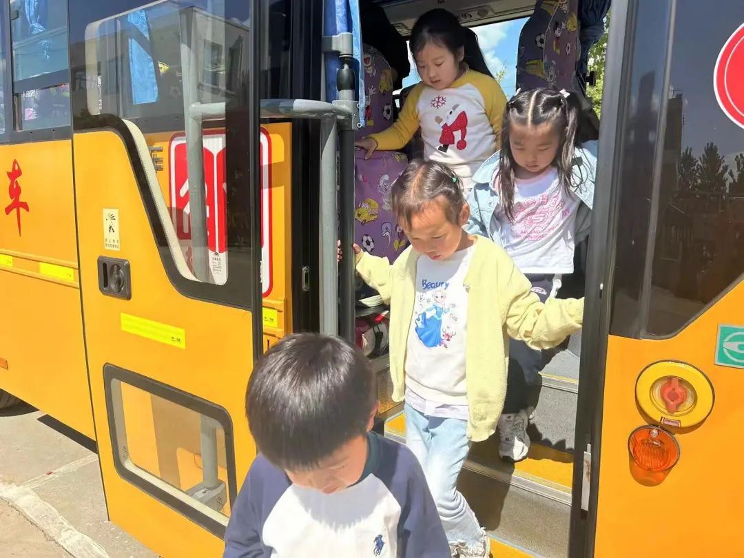 心系安全，平安乘車——興化市永豐鎮中心幼兒園校車安全演練