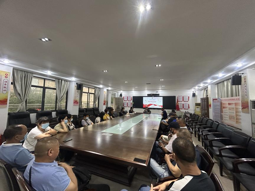 人人講安全 平安伴我行——火炬開發區第四小學乘坐校車安全教育系列活動 圖片