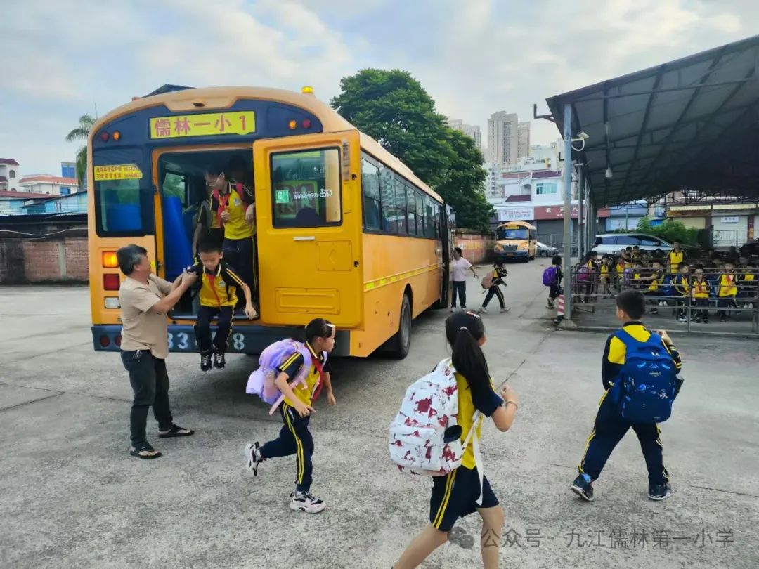 【陽光校園 活力一小】校車安全演練，為學生保駕護航