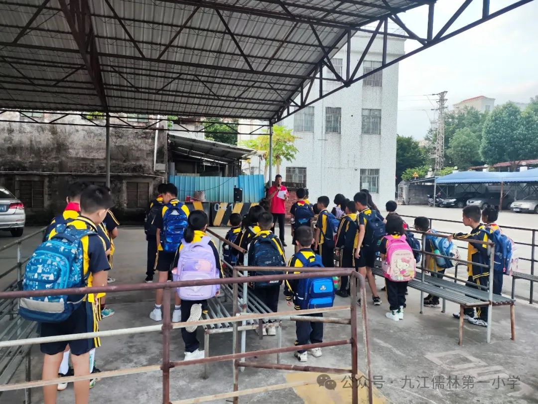 【陽光校園 活力一小】校車安全演練，為學生保駕護航