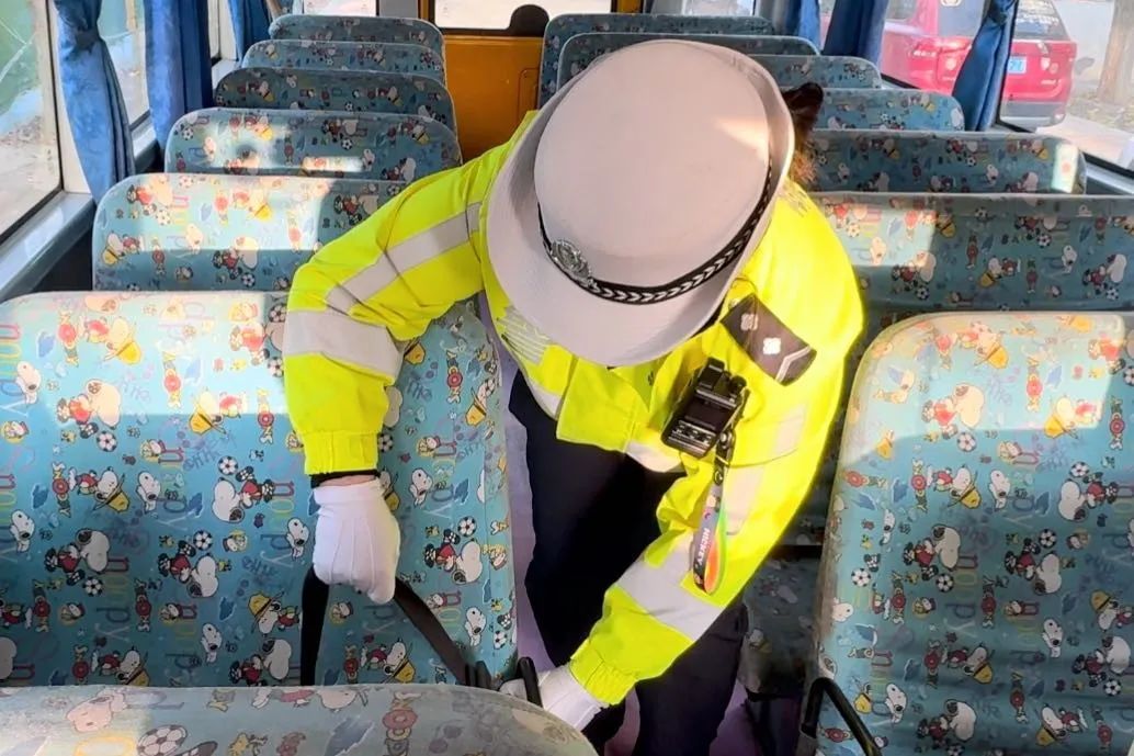 【文明交通 攜手共創】八師石河子交警開展校車安全大檢查 筑牢學生出行安全防線! 圖片