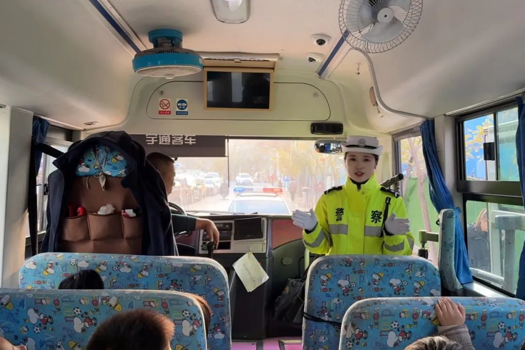 【文明交通 攜手共創】八師石河子交警開展校車安全大檢查 筑牢學生出行安全防線! 圖片