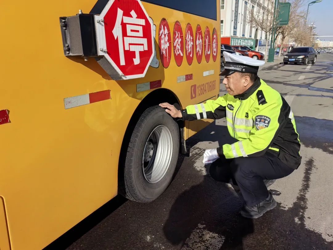 排查校車隱患,擰緊校園“安全閥” 圖片