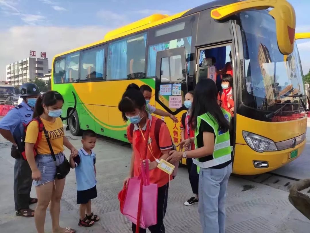 2861名學(xué)生的暖心專車,恩平這樣做! 圖片