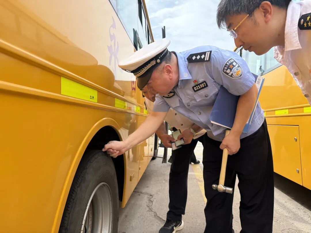 校車安全“大體檢”, 守好上學“第一關” 校車安全“大體檢”, 守好上學“第一關”