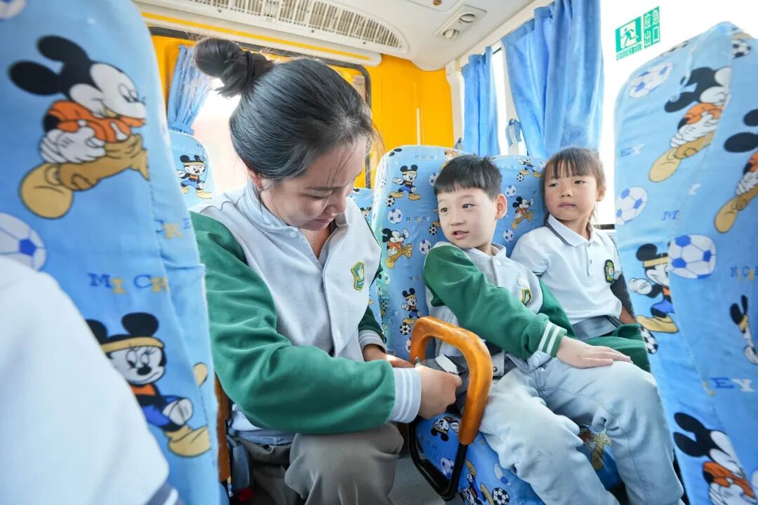邯鄲冀南新區 | 開展幼兒園校車應急演練 筑牢校園安全防線 邯鄲冀南新區 | 開展幼兒園校車應急演練 筑牢校園安全防線