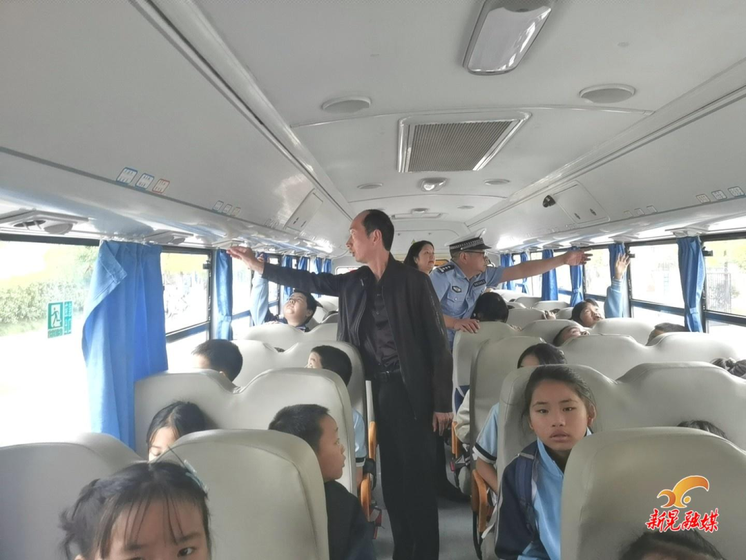 新晃交通管理中心開展校車安全大檢查/ 新晃交通管理中心開展校車安全大檢查