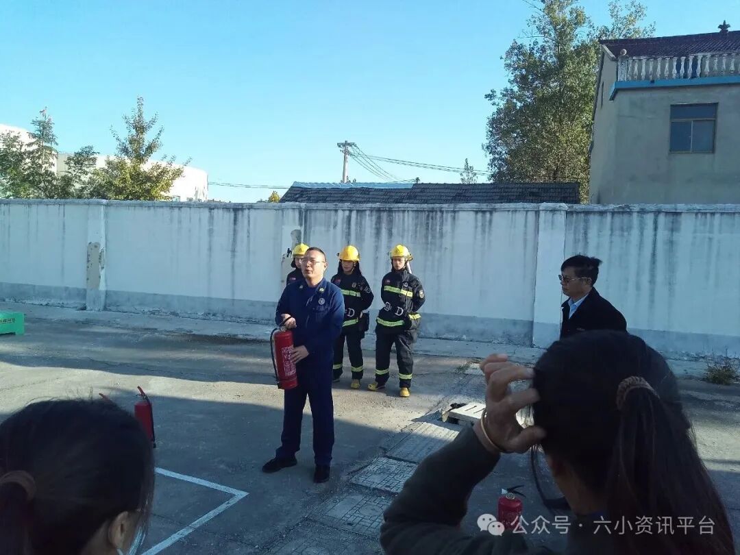 多方聯動,共保安全-------六套中心小學開展校車消防培訓與疏散演練 61.jpg