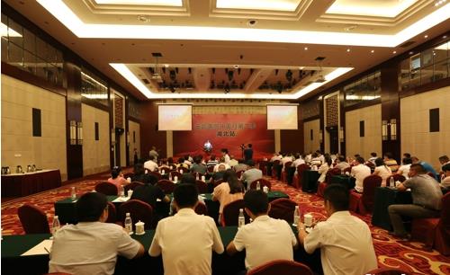 安凱美麗中國行關注中國校車安全/ 安凱美麗中國行關注中國校車安全