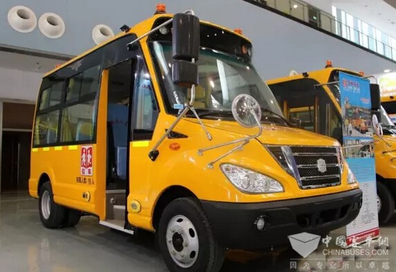 中通三款幼兒園校車登陸全國(guó)幼教展/ 中通三款幼兒園校車登陸全國(guó)幼教展