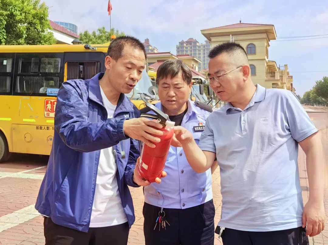 合陽縣多部門聯合勘驗確保校車安全運行/ 圖片