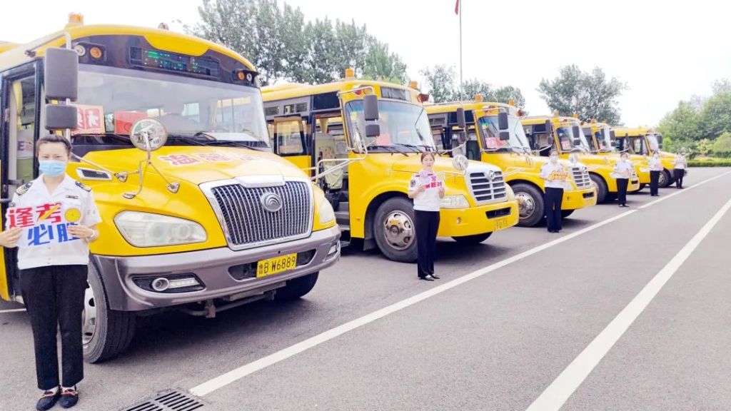 溫情守護(hù)十一載 愛心送考再啟航 溫情守護(hù)十一載 愛心送考再啟航