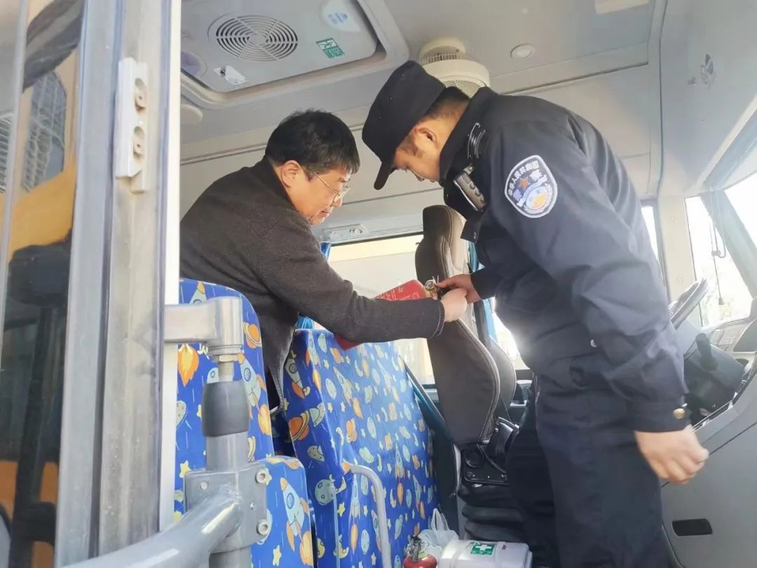 為愛護航 平安校車伴我行——許堂鄉開展2023年冬季校車安全專項檢查 圖片