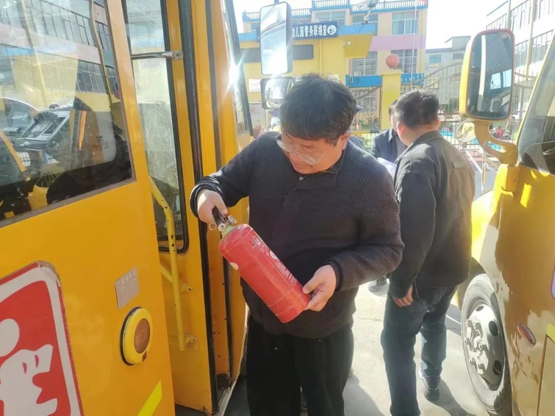 為愛護航 平安校車伴我行——許堂鄉開展2023年冬季校車安全專項檢查 圖片