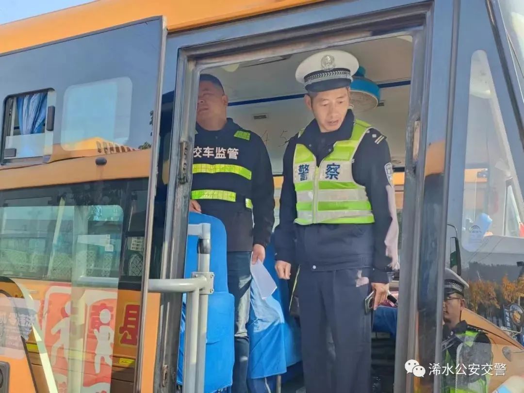 浠水交警開展校車安全檢查/ 圖片
