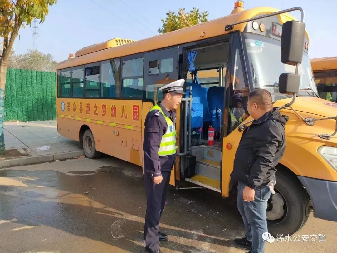 浠水交警開展校車安全檢查/ 圖片