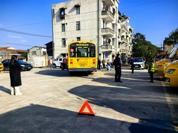 調關鎮:持續強化校車管理 積極夯實應急預案 圖片