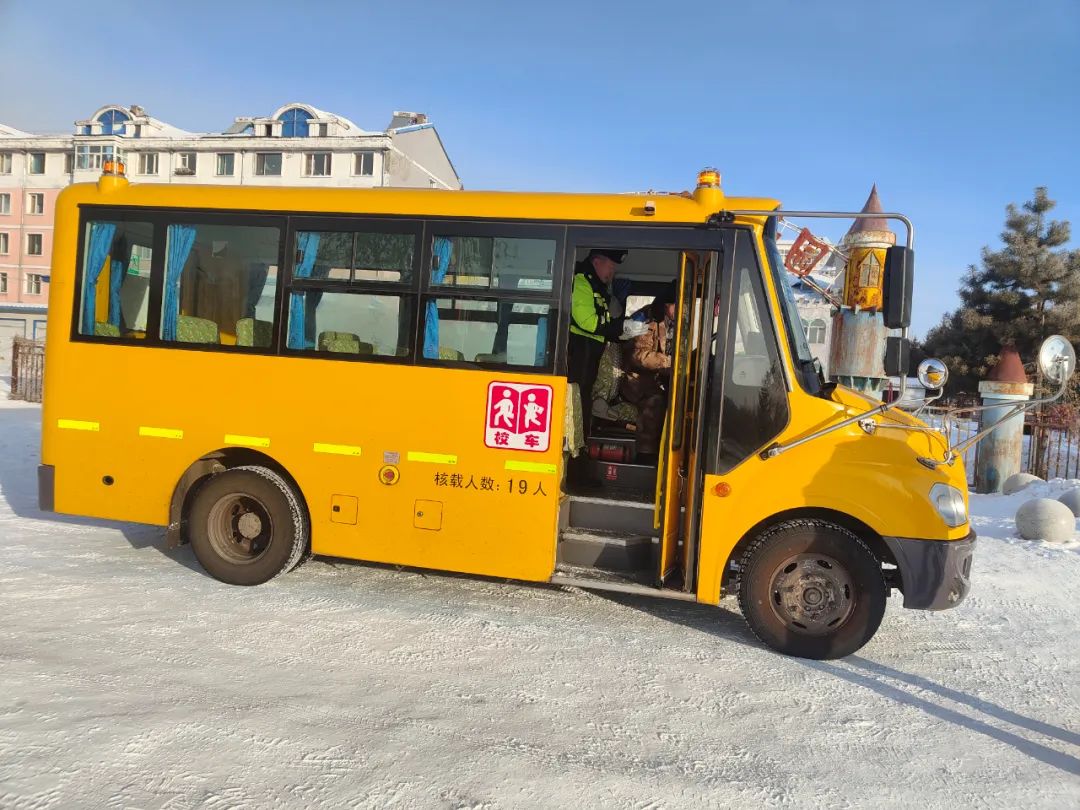 護航開學季|強化校車安全“大檢查”,擰緊校車出行“安全閥” 圖片