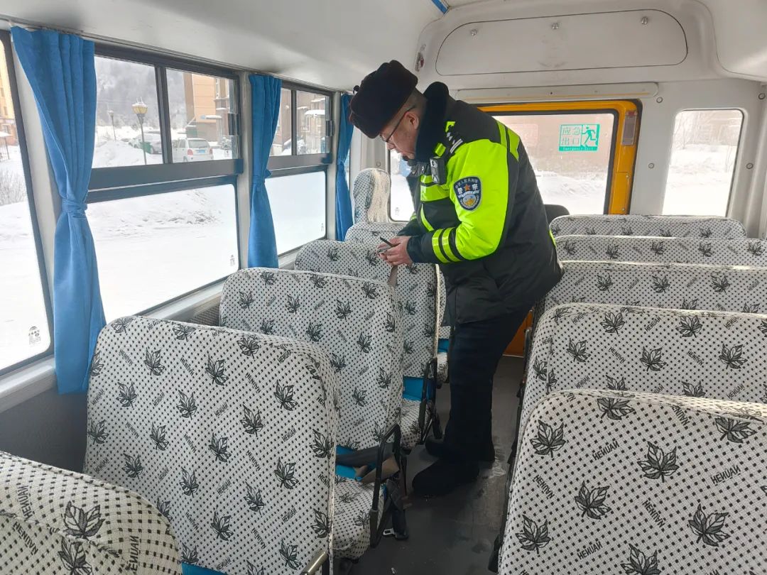 護航開學季|強化校車安全“大檢查”,擰緊校車出行“安全閥” 圖片