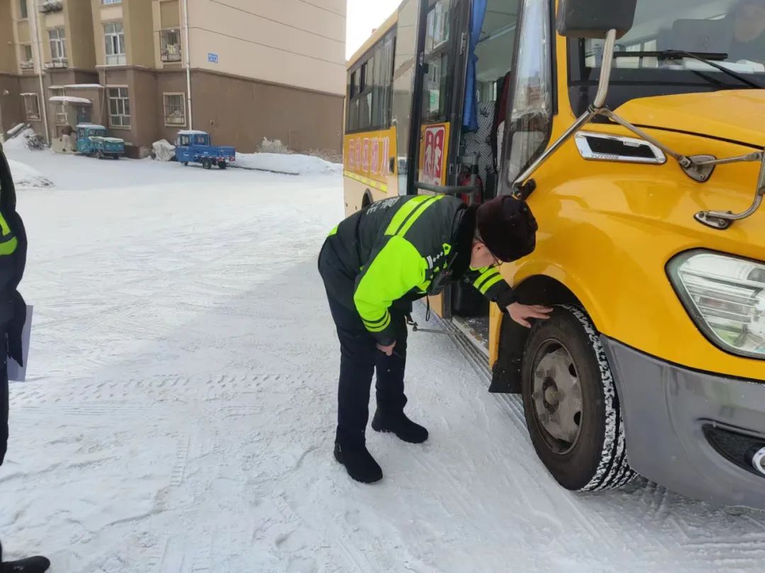 護航開學季|強化校車安全“大檢查”,擰緊校車出行“安全閥” 圖片