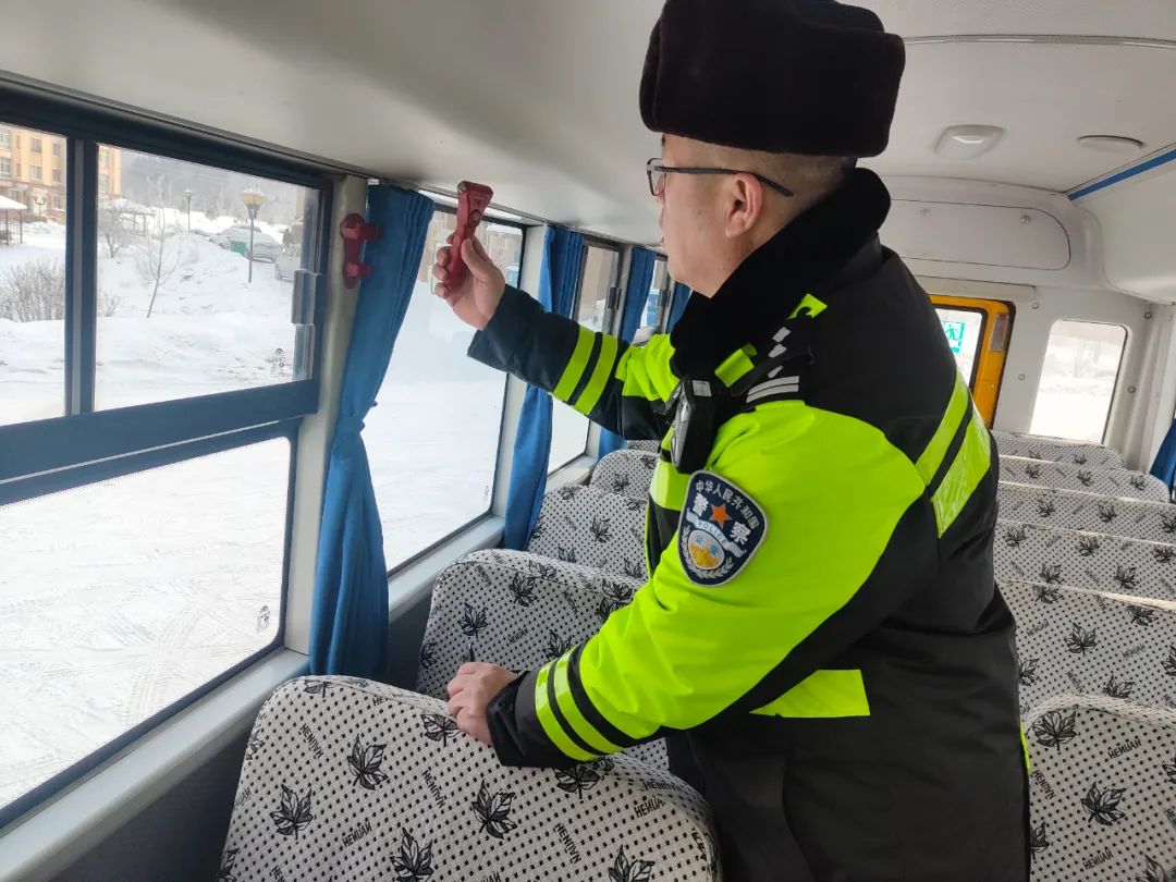 護航開學季|強化校車安全“大檢查”,擰緊校車出行“安全閥” 圖片