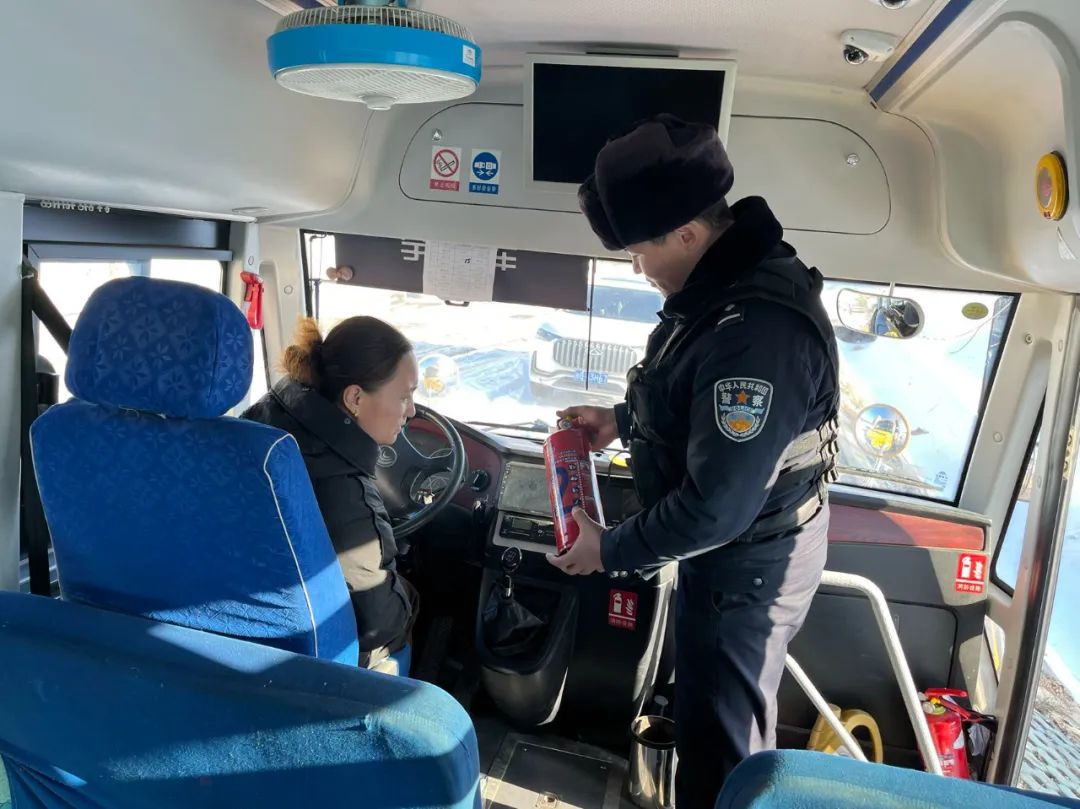 校車安全“大體檢”,為新學期保駕護航! 校車安全“大體檢”,為新學期保駕護航!