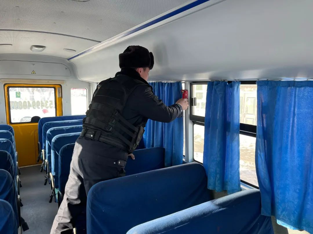 校車安全“大體檢”,為新學期保駕護航! 校車安全“大體檢”,為新學期保駕護航!