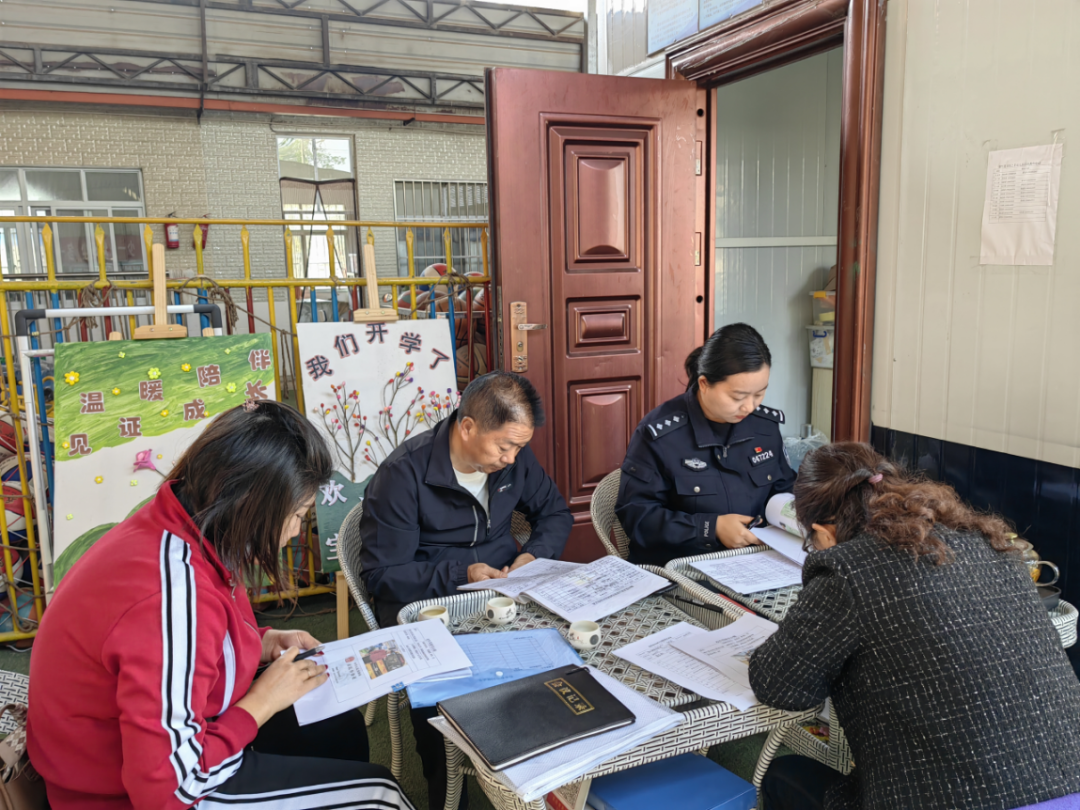 校車安全敲警鐘,保駕護航上學路 ——校車安全運行專項檢查 圖片