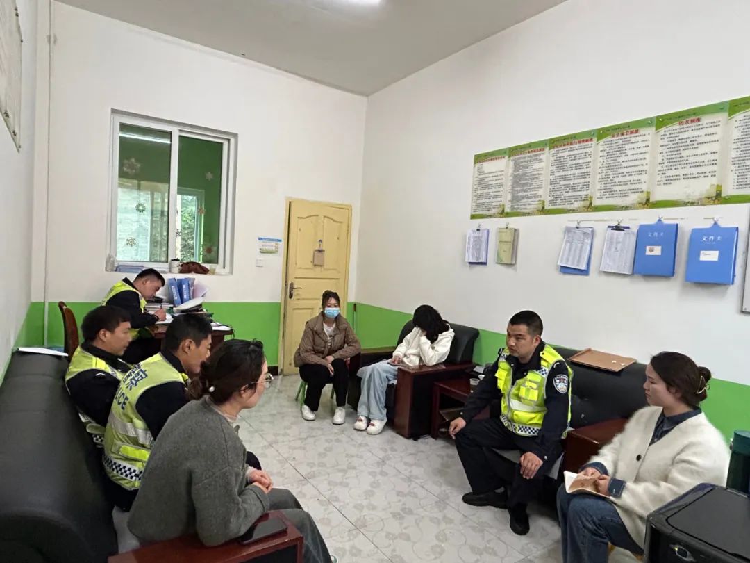 平利交警:開展校車安全“大檢查”系緊學生“安全帶” 圖片