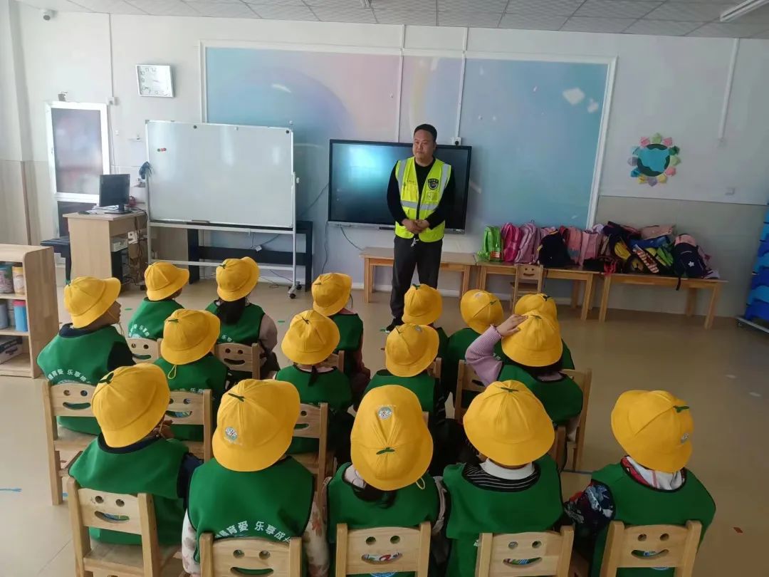 生命至高無上,安全責任為天 唐縣浩正公司校車安全演練 圖片