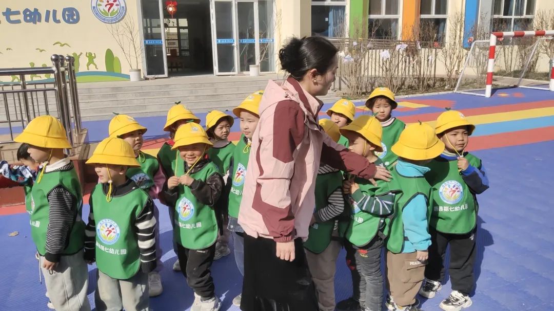 生命至高無上,安全責任為天 唐縣浩正公司校車安全演練 圖片