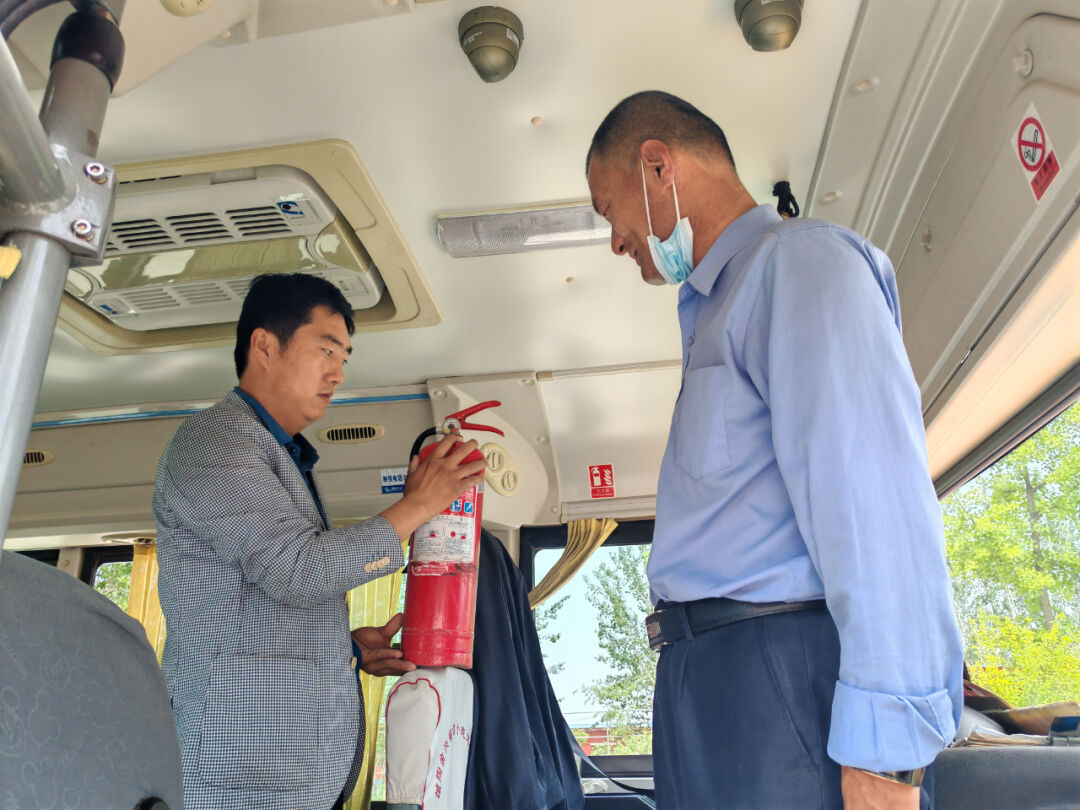 冠縣東古城鎮聯合校各校開展校車安全排查專項活動/ 冠縣東古城鎮聯合校各校開展校車安全排查專項活動