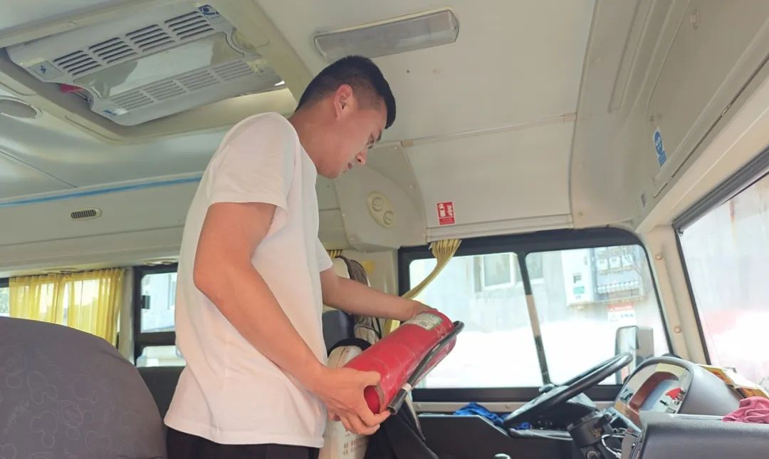 冠縣東古城鎮聯合校各校開展校車安全排查專項活動/ 冠縣東古城鎮聯合校各校開展校車安全排查專項活動